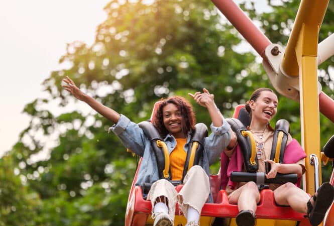Brinquedos radicais de parque de diversões: como perder o medo e aproveitar a experiência?